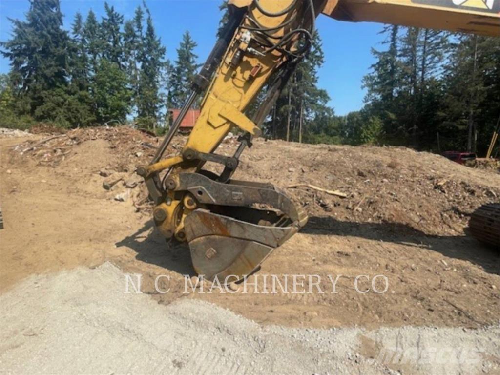 CAT 320E Pelle sur chenilles