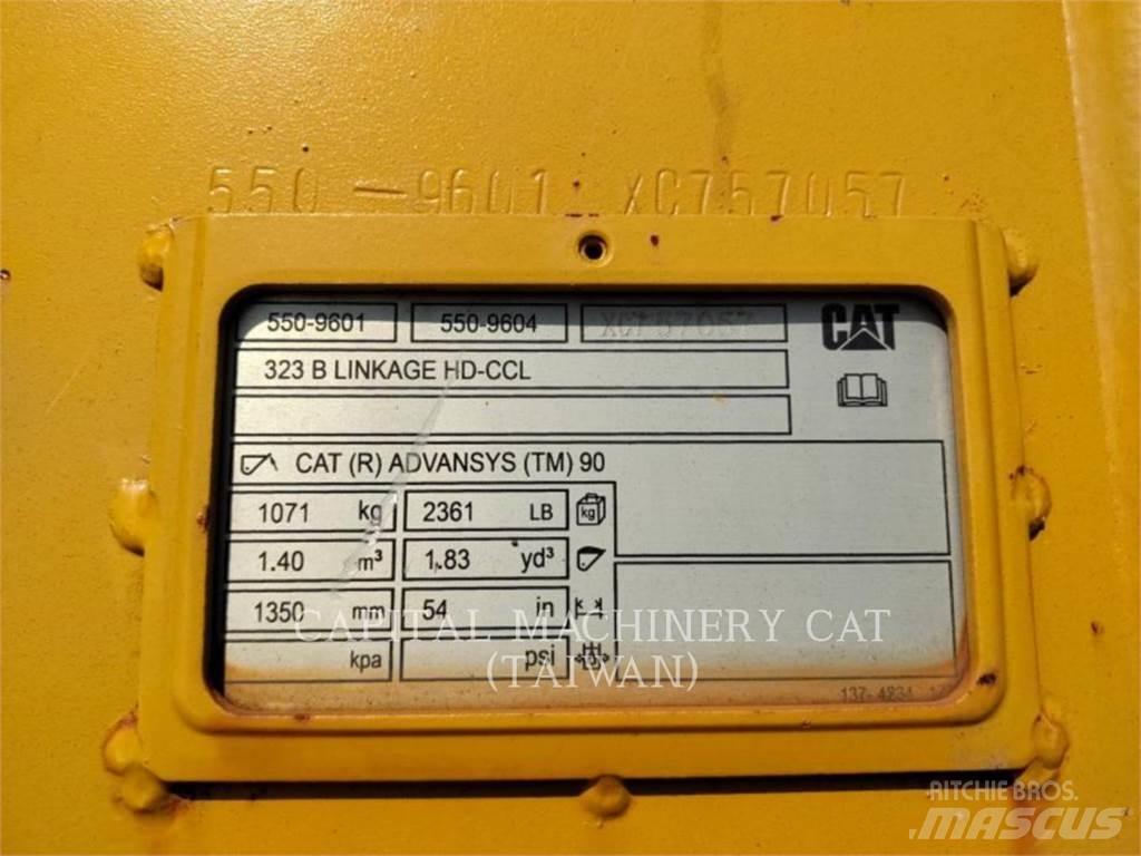 CAT 323 Godet