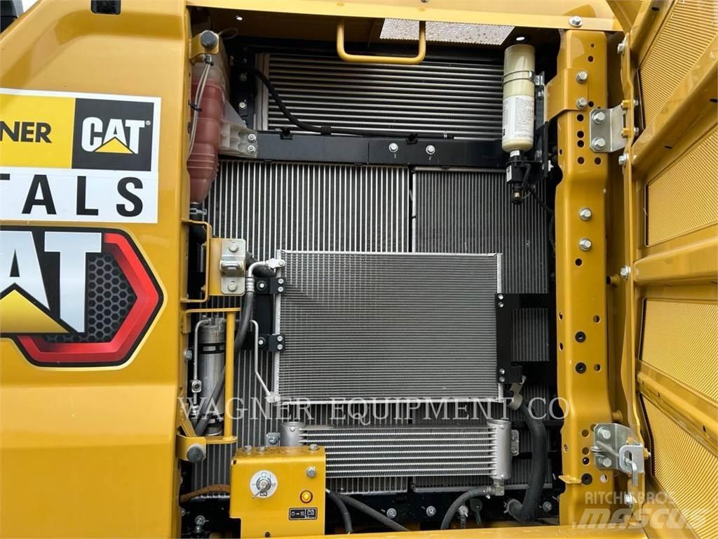 CAT 323 Pelle sur chenilles