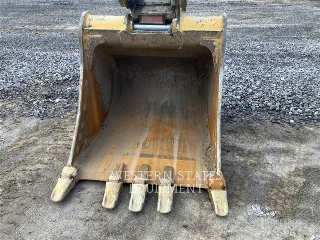 CAT 323 Pelle sur chenilles