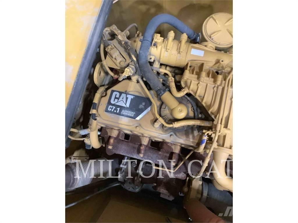 CAT 323 Pelle sur chenilles