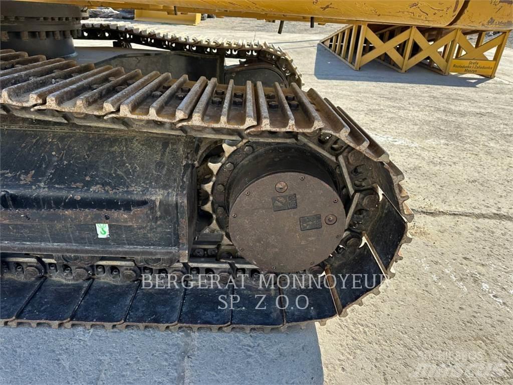 CAT 323 Pelle sur chenilles