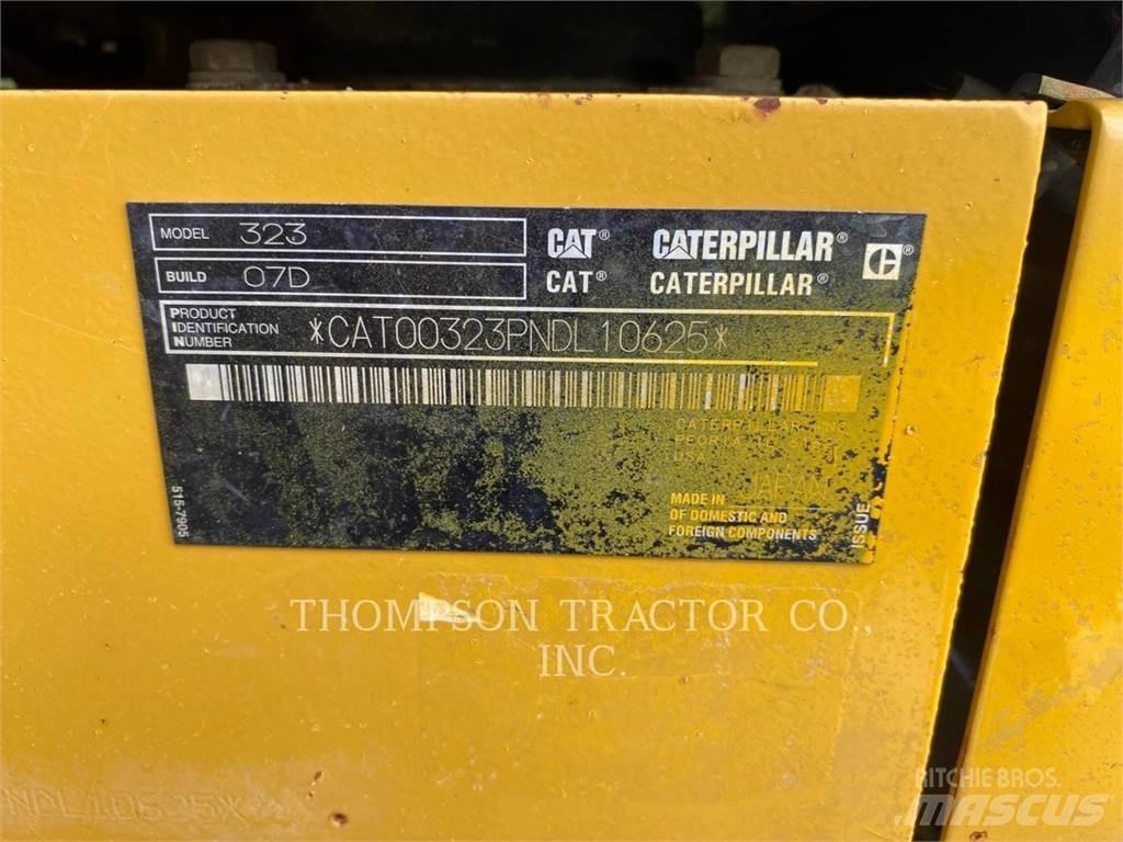 CAT 323 Pelle sur chenilles