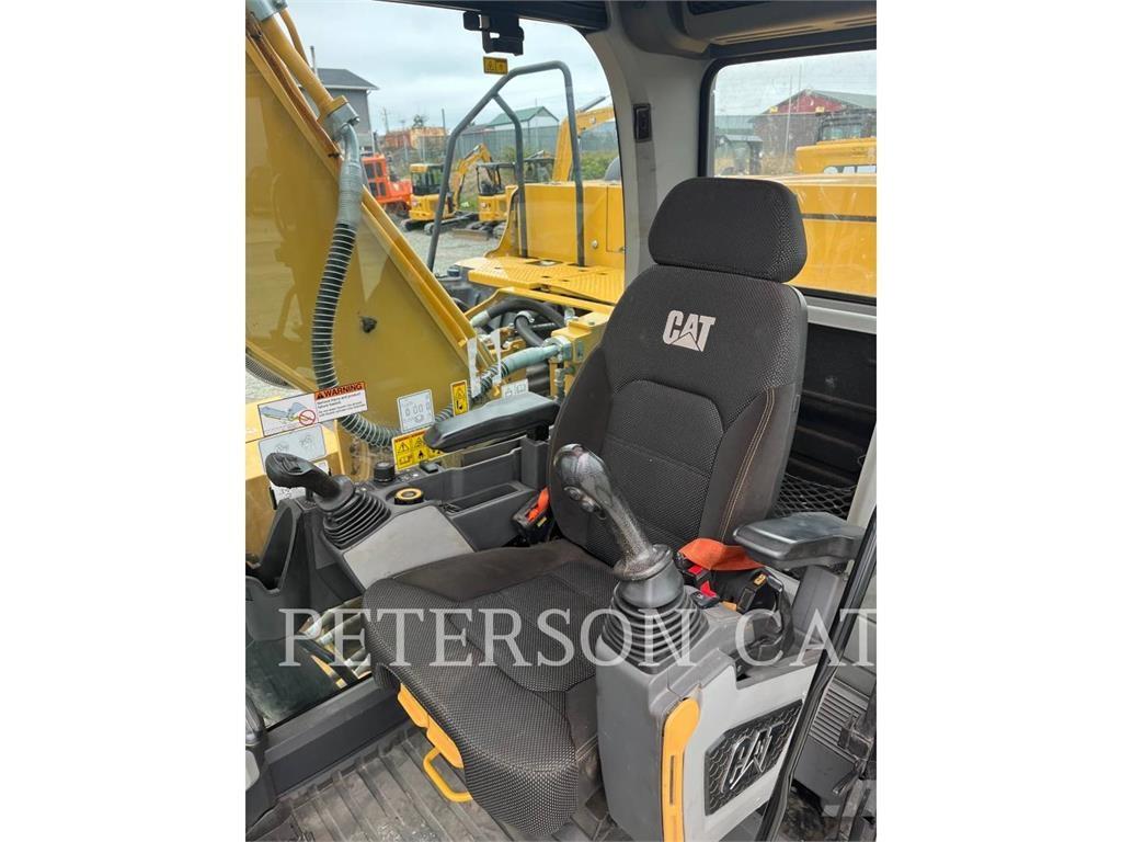 CAT 323 Pelle sur chenilles