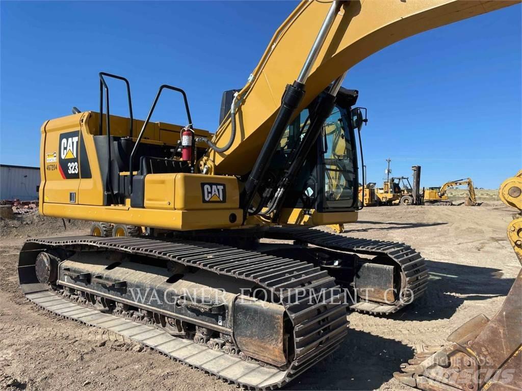 CAT 323 Pelle sur chenilles