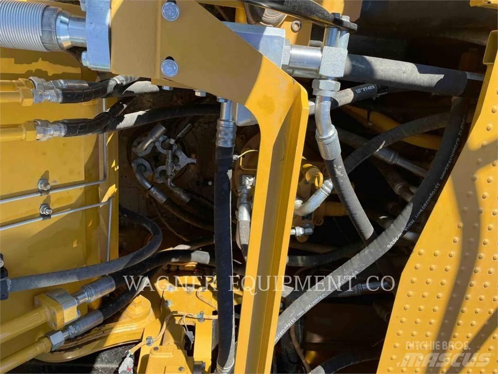 CAT 323 Pelle sur chenilles