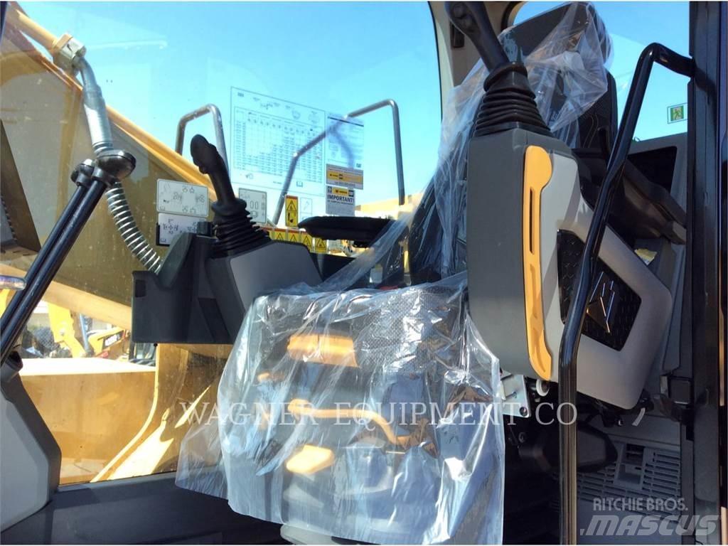 CAT 323 Pelle sur chenilles