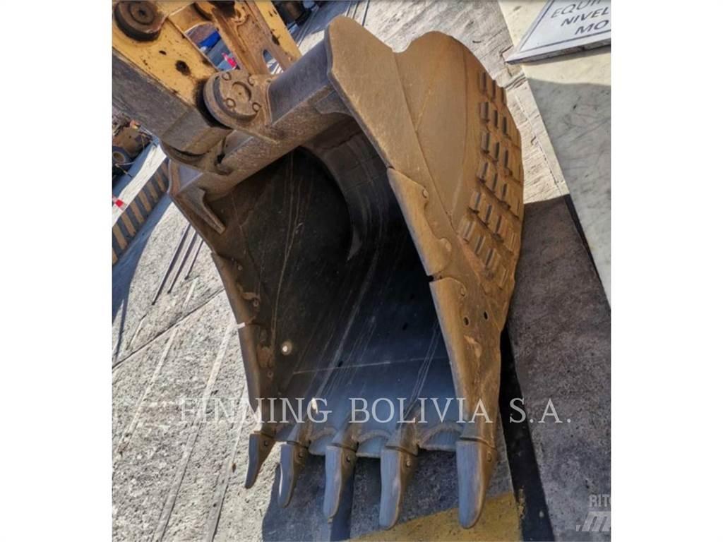 CAT 323-07 Pelle sur chenilles