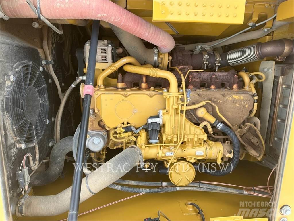CAT 323-07 Pelle sur chenilles