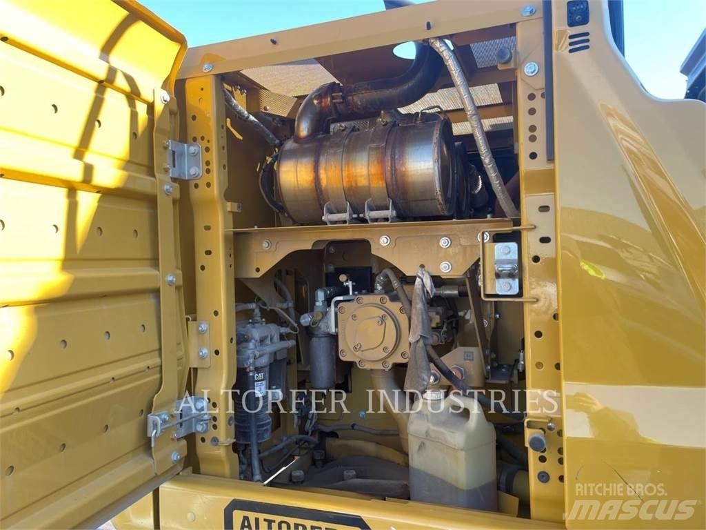 CAT 323-07 Pelle sur chenilles