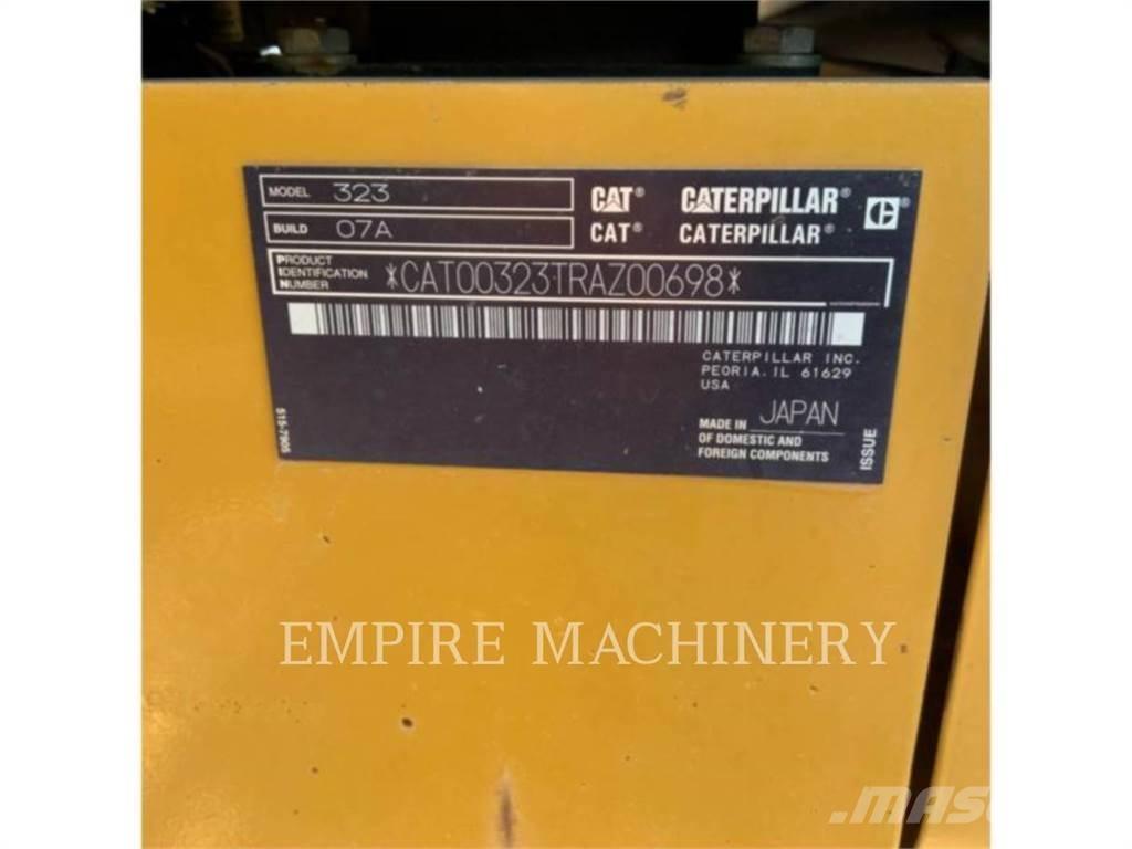 CAT 323-07 Pelle sur chenilles