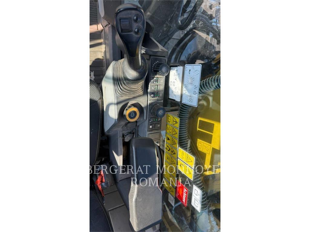 CAT 323-07 Pelle sur chenilles