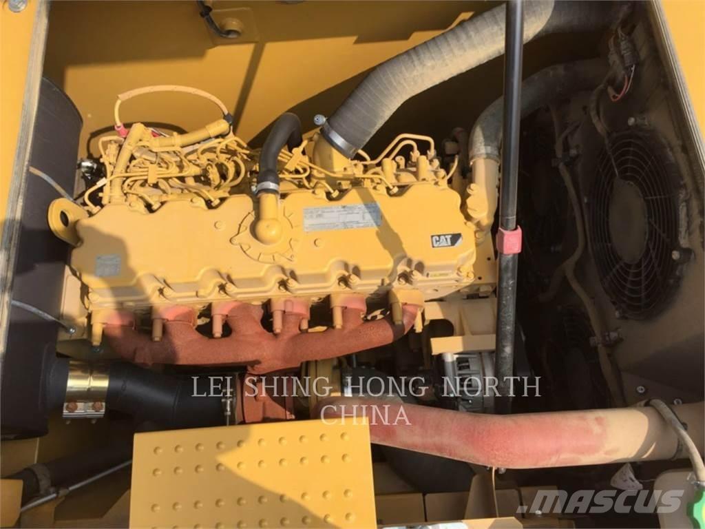 CAT 323-07 Pelle sur chenilles