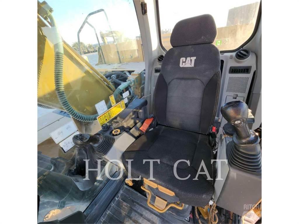 CAT 323 TC Pelle sur chenilles