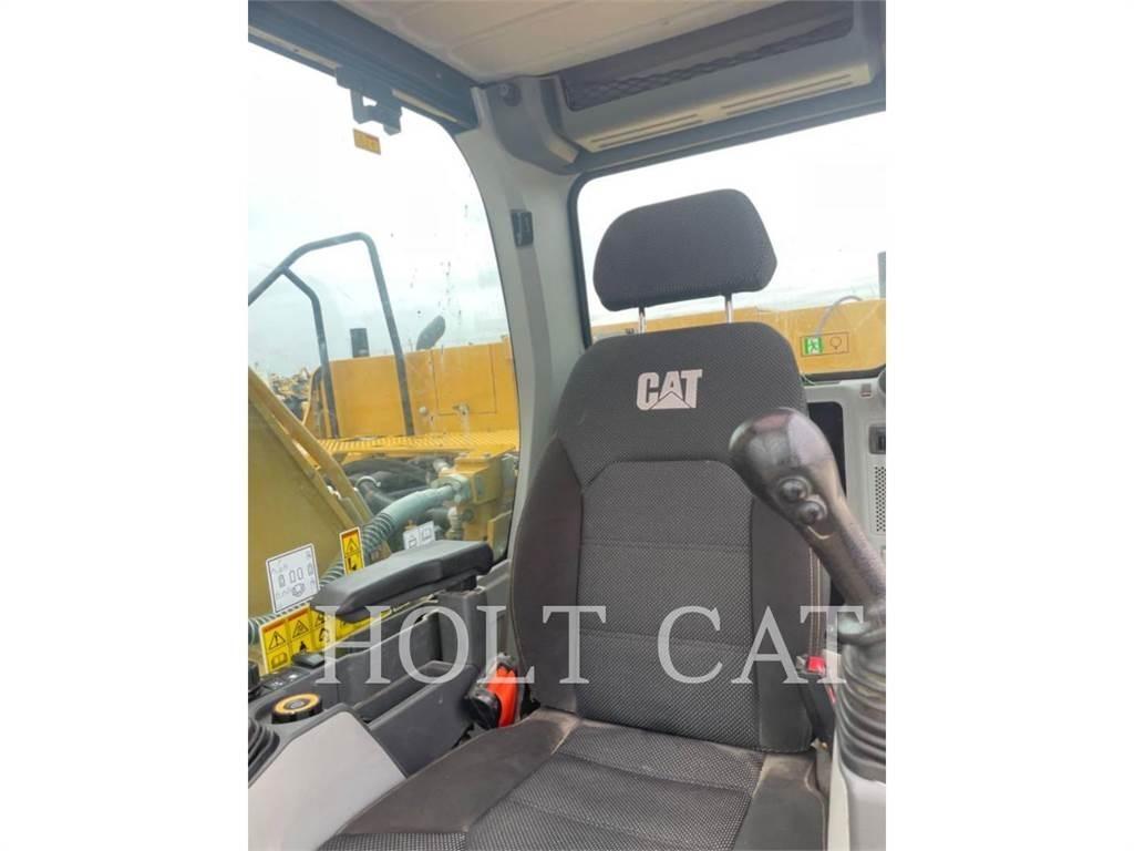 CAT 323 TC Pelle sur chenilles