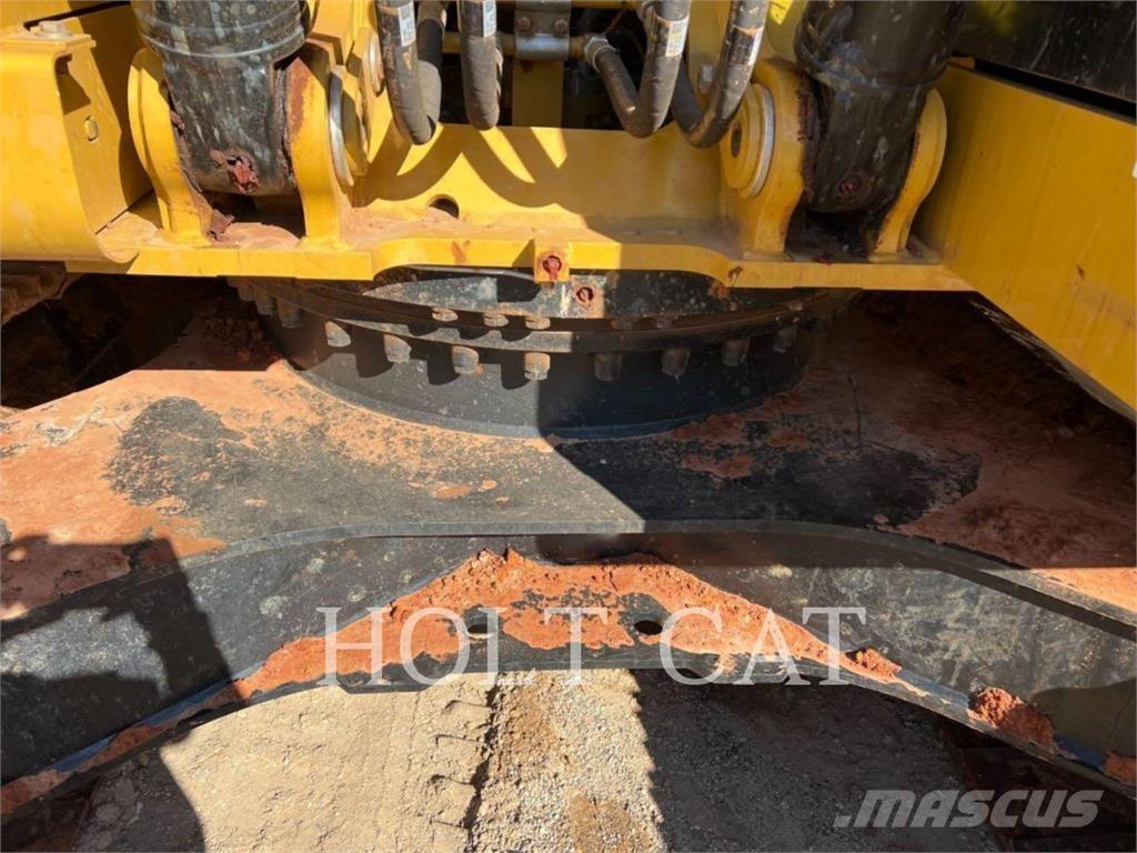 CAT 323 TC Pelle sur chenilles