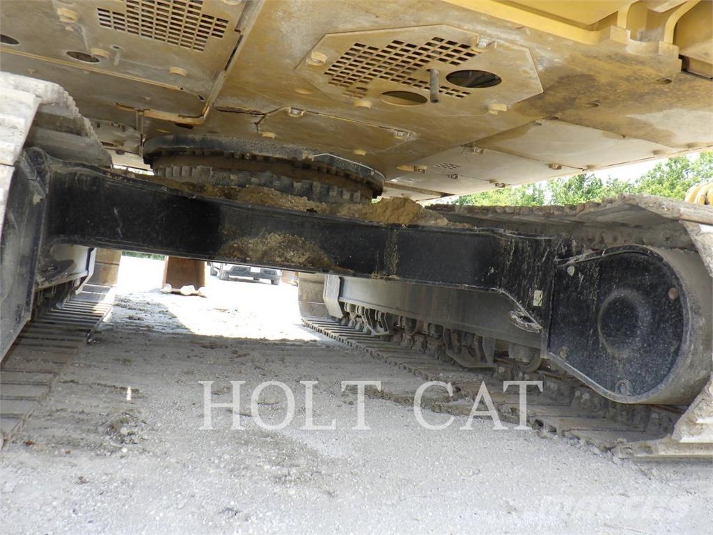 CAT 32307 Pelle sur chenilles