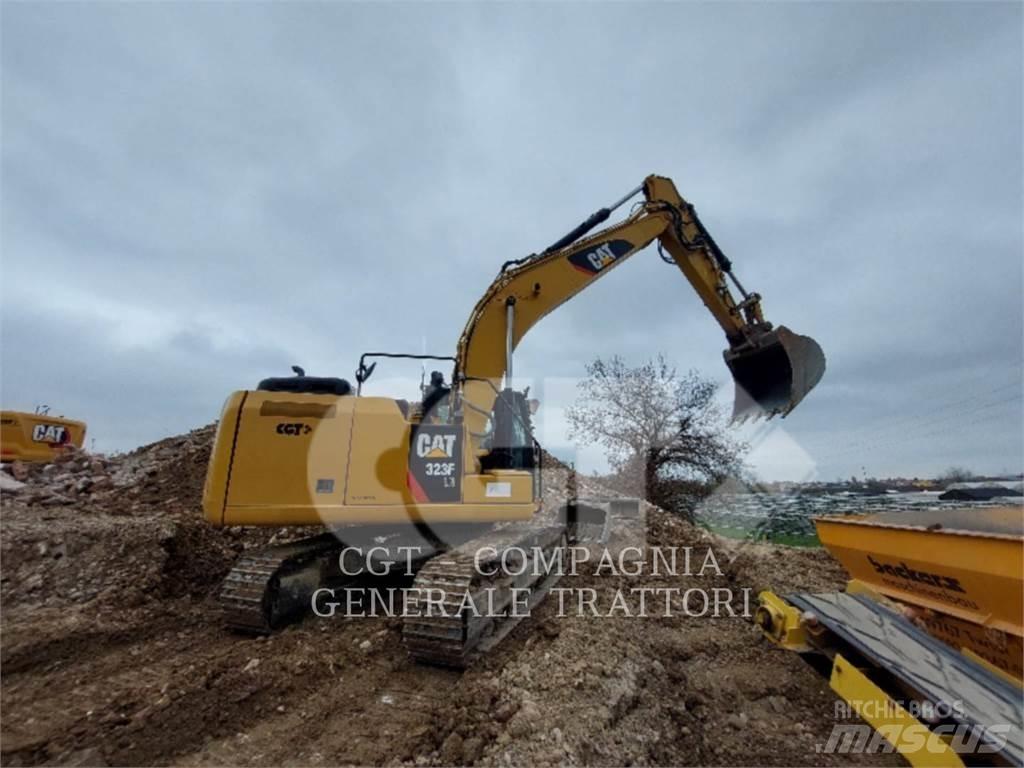 CAT 323F Pelle sur chenilles