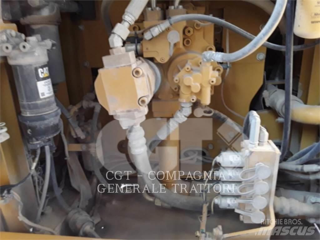 CAT 323F Pelle sur chenilles