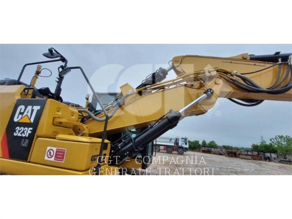 CAT 323F Pelle sur chenilles