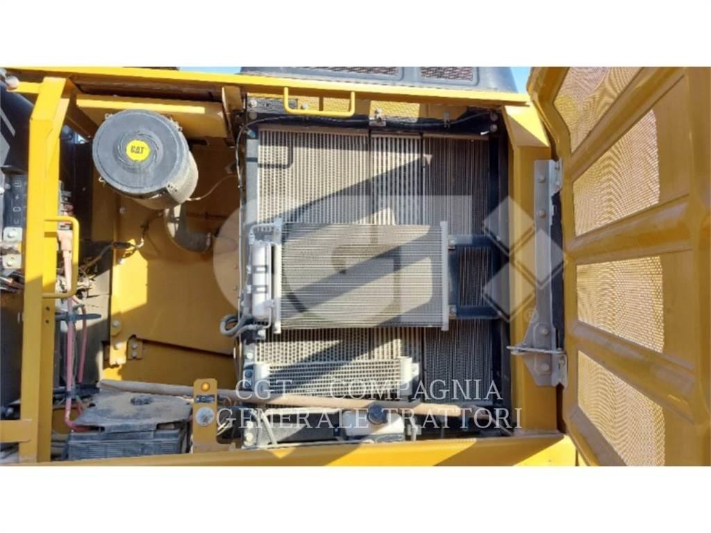 CAT 323F Pelle sur chenilles