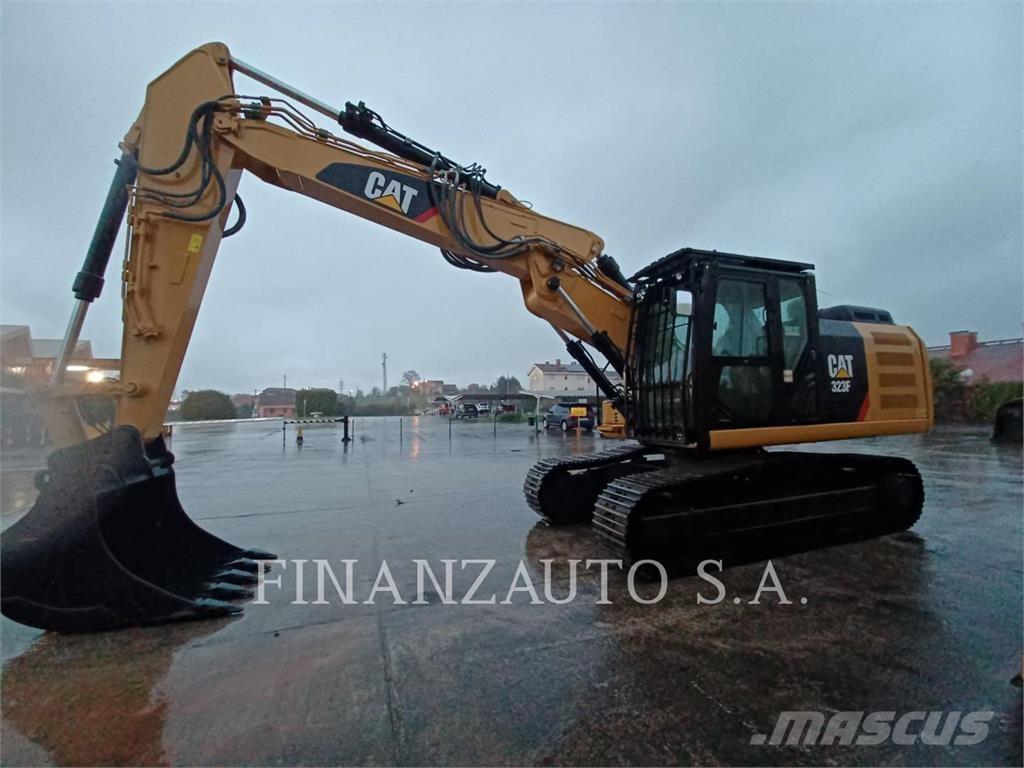 CAT 323F SA Pelle sur chenilles