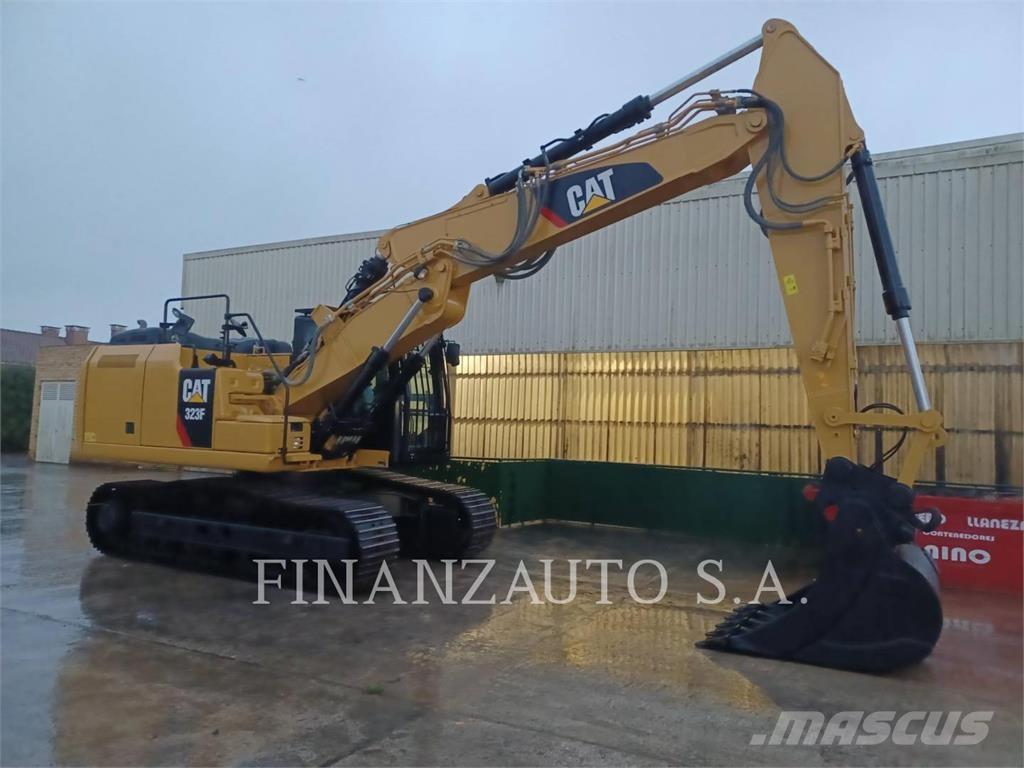 CAT 323F SA Pelle sur chenilles