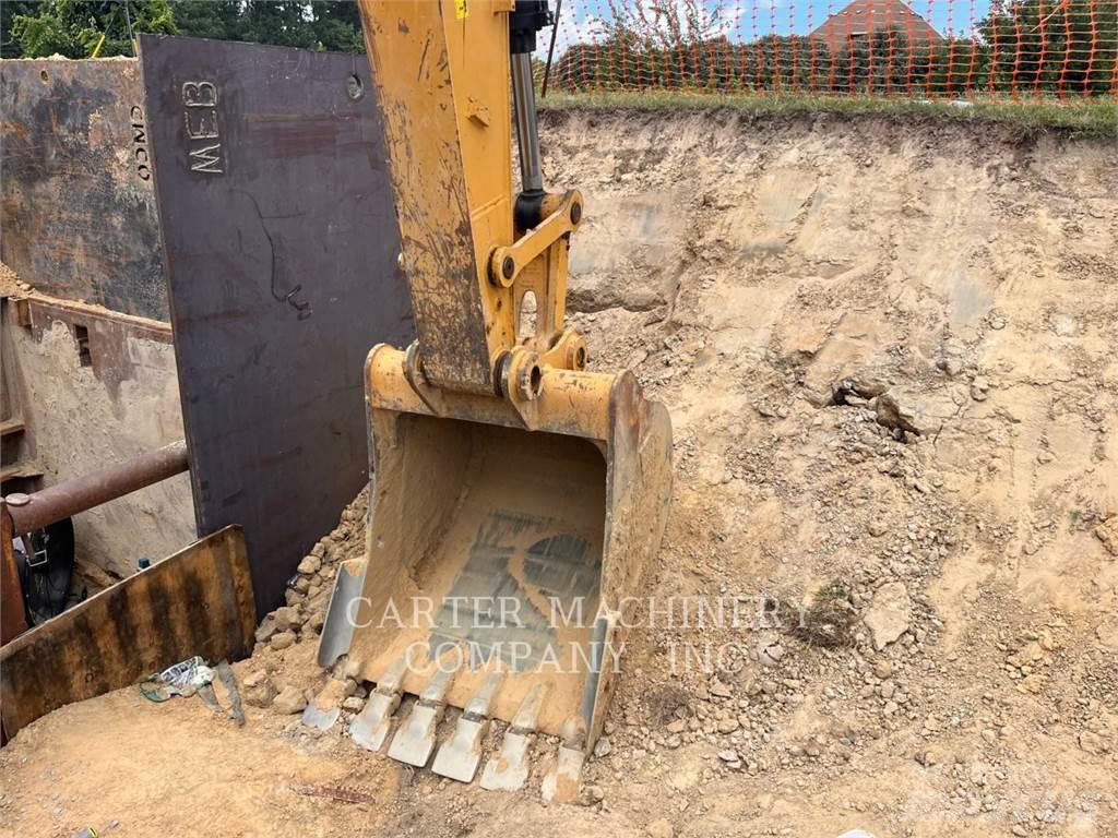 CAT 323FL Pelle sur chenilles