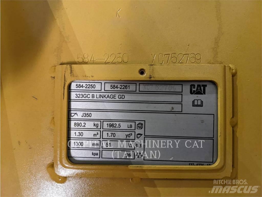 CAT 323GC Godet