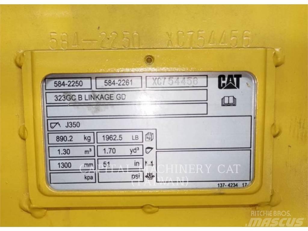 CAT 323GC Godet