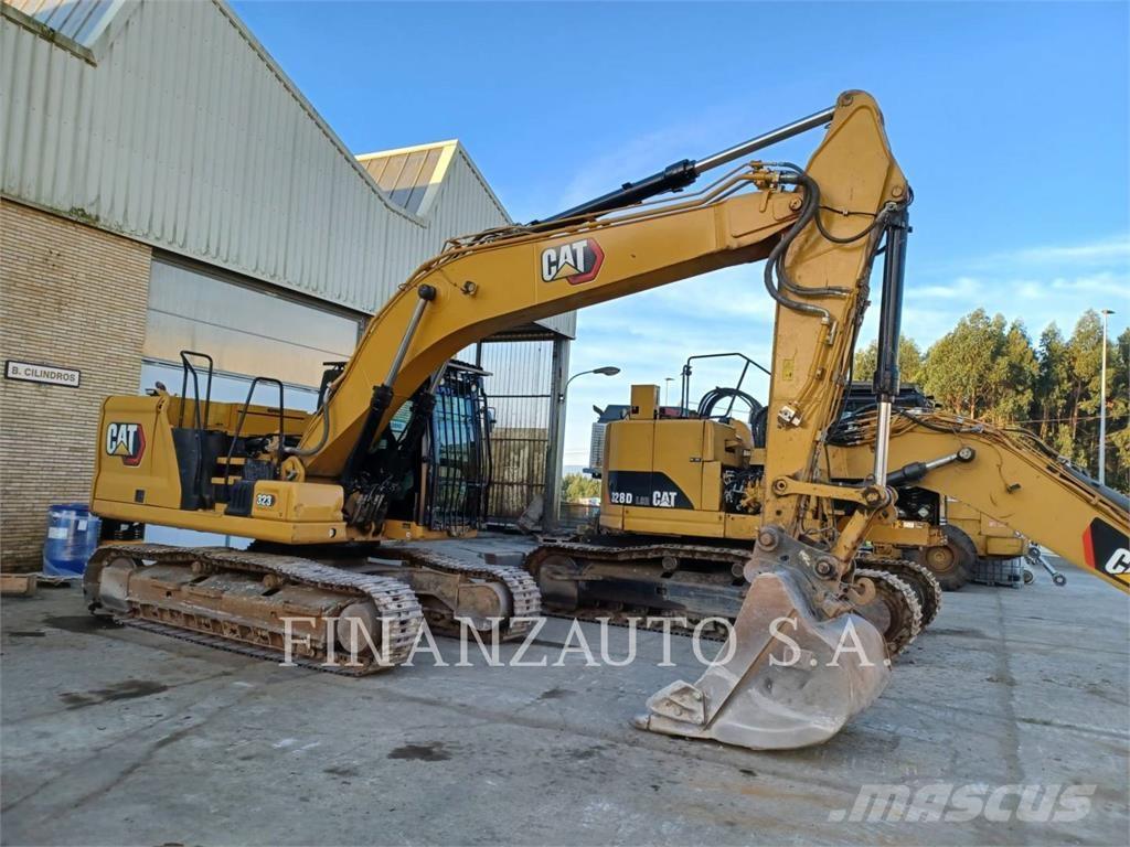 CAT 323L Pelle sur chenilles