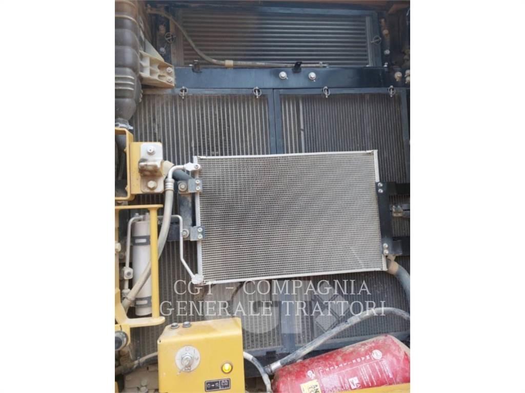 CAT 323LN Pelle sur chenilles