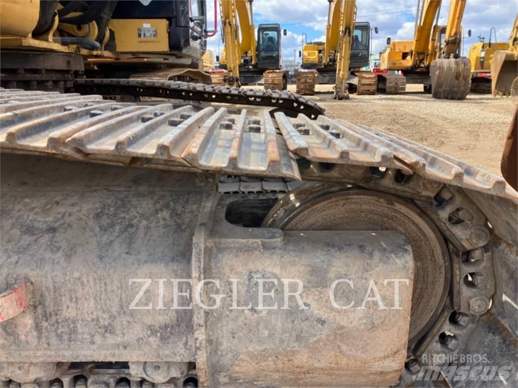 CAT 324D Pelle sur chenilles