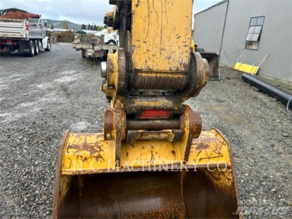 CAT 325 Pelle sur chenilles