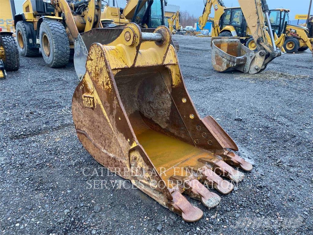 CAT 325 07D Pelle sur chenilles
