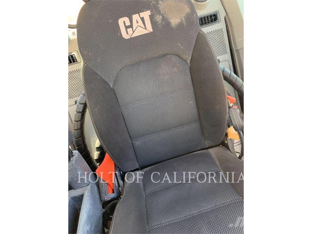 CAT 325 2D Pelle sur chenilles