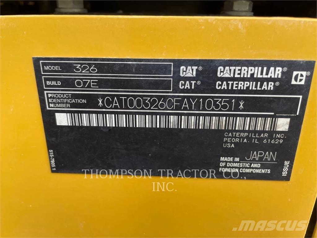 CAT 326 Pelle sur chenilles
