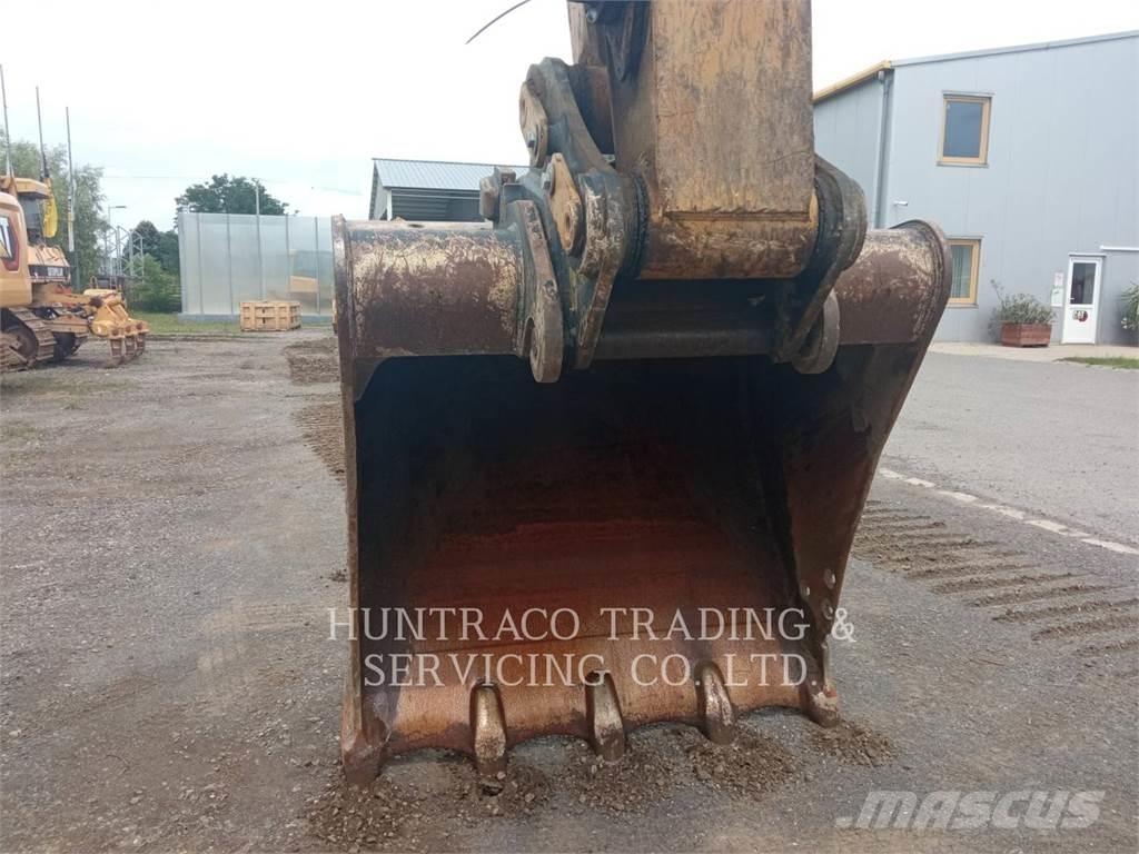 CAT 326-07 Pelle sur chenilles