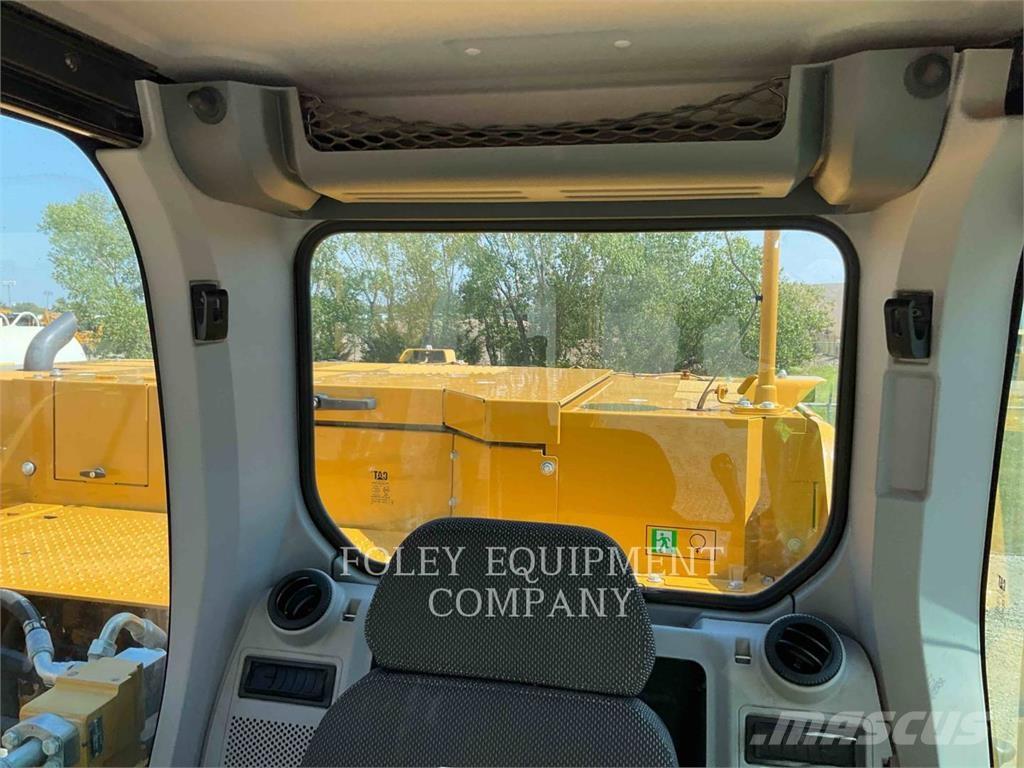 CAT 326-079I Pelle sur chenilles