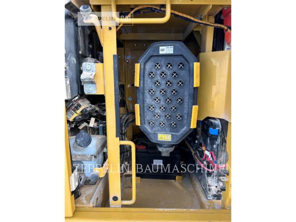CAT 326-07A Pelle sur chenilles