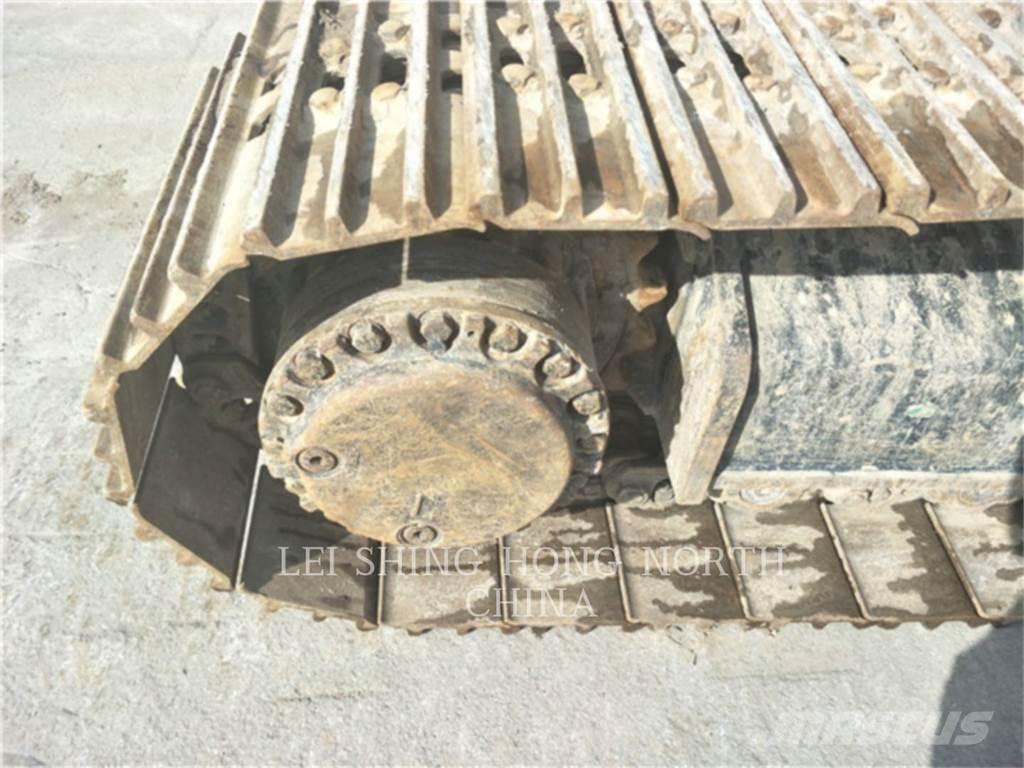 CAT 326D2L Pelle sur chenilles