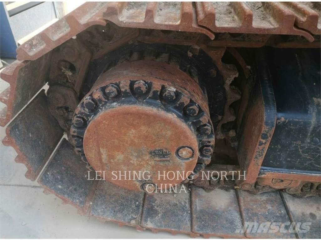 CAT 326D2L Pelle sur chenilles