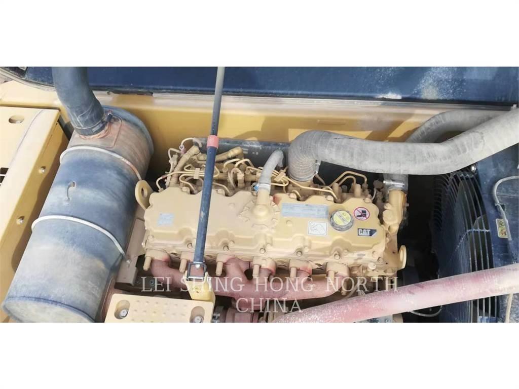 CAT 326D2L Pelle sur chenilles