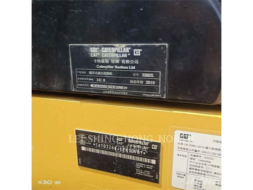 CAT 326D2L Pelle sur chenilles