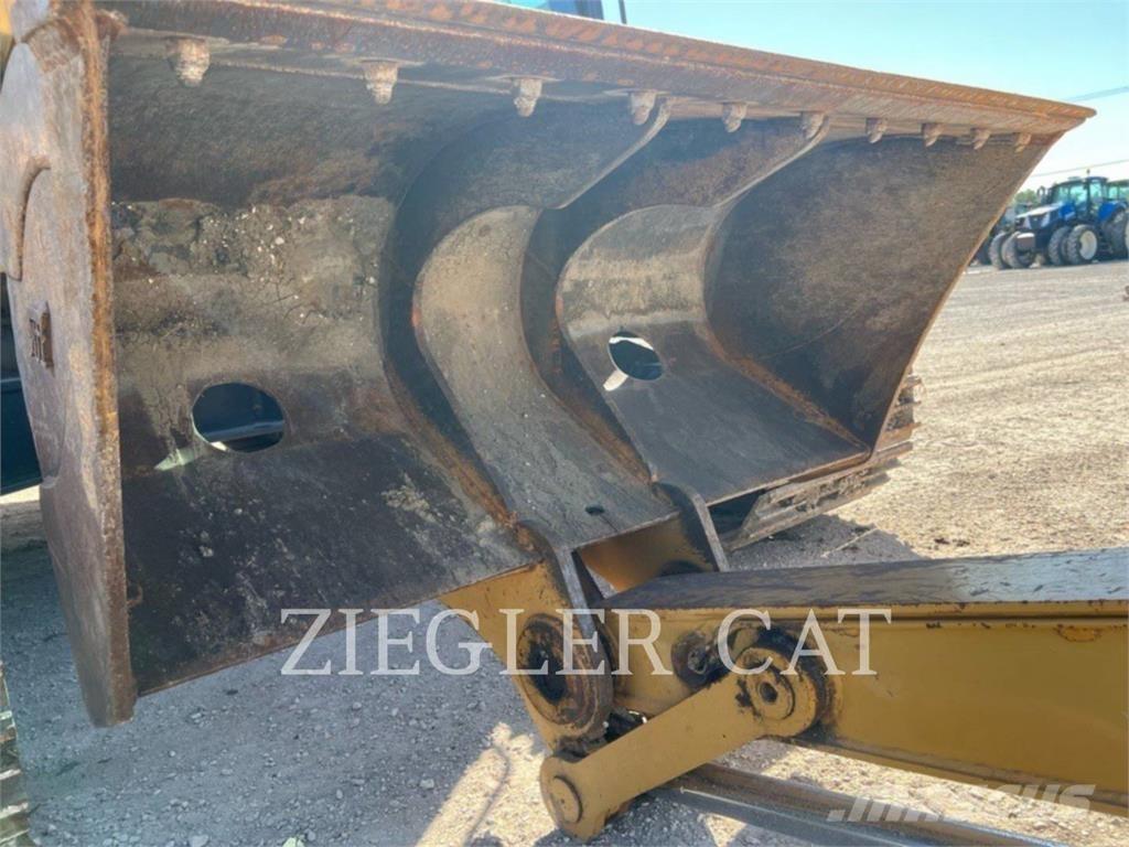 CAT 326F Pelle sur chenilles