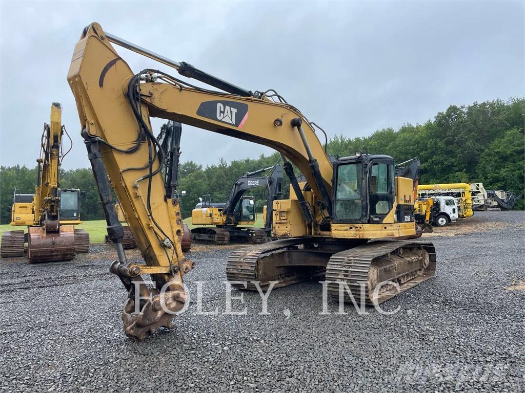 CAT 328DLCR Pelle sur chenilles