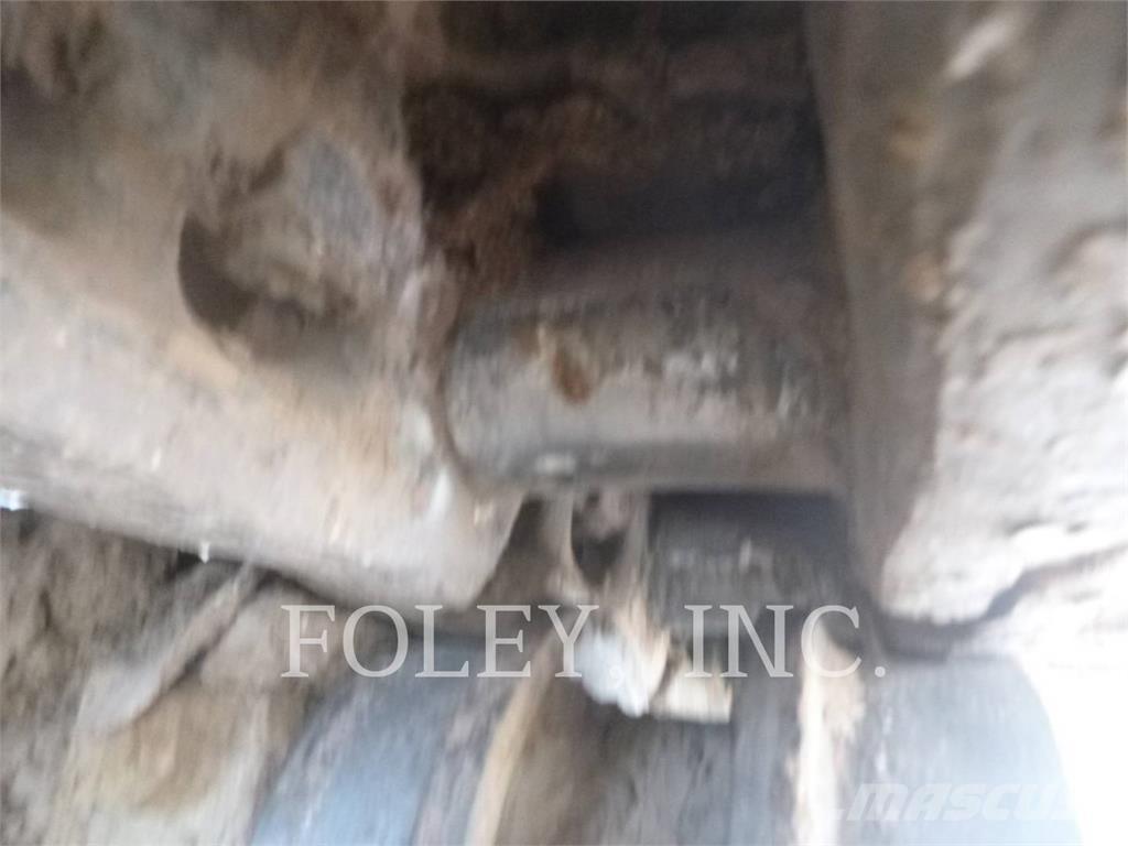 CAT 328DLCR Pelle sur chenilles