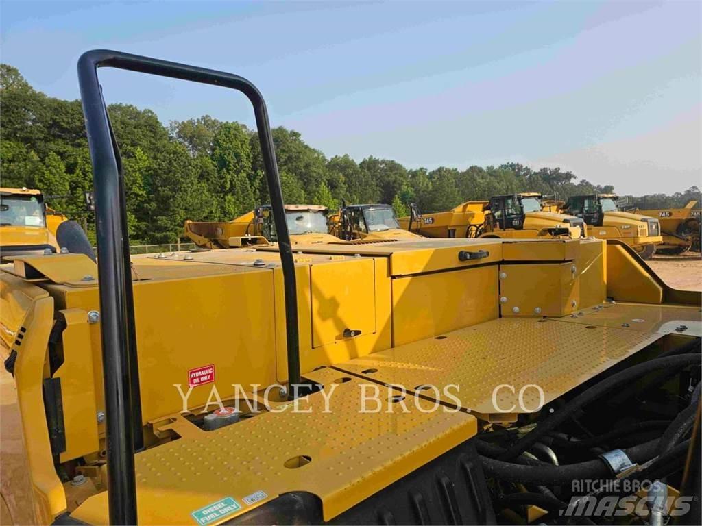 CAT 33007 Pelle sur chenilles