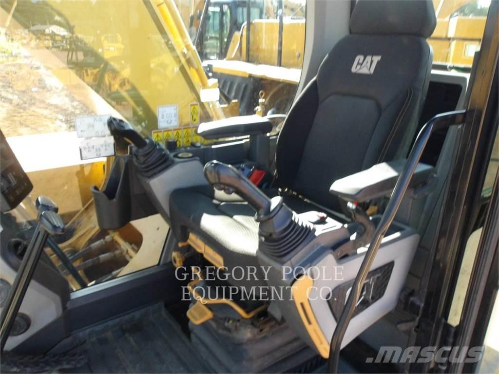CAT 33007 Pelle sur chenilles