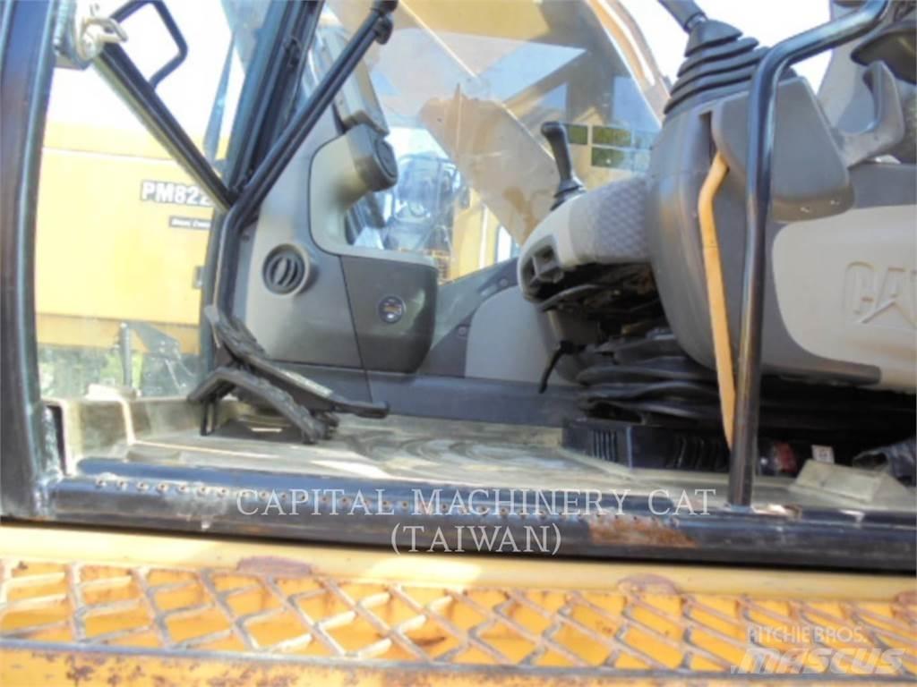 CAT 330D2L Pelle sur chenilles